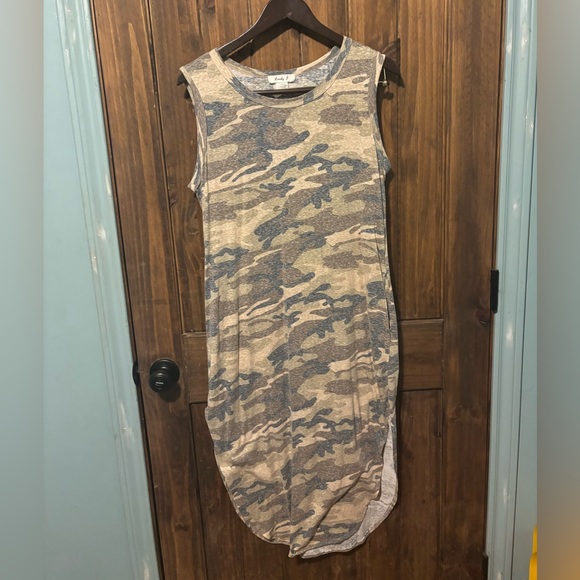 Dresses & Skirts - Camo Sleeveless Dress